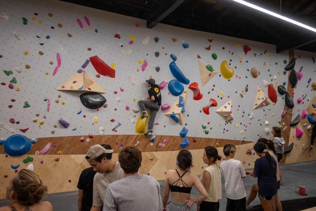 Climbers spending time together at Mosaic Boulders